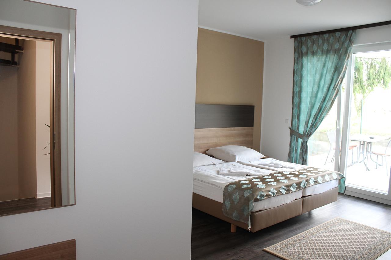 Hotel Pizzeria Da Beni Kochersteinsfeld Екстер'єр фото